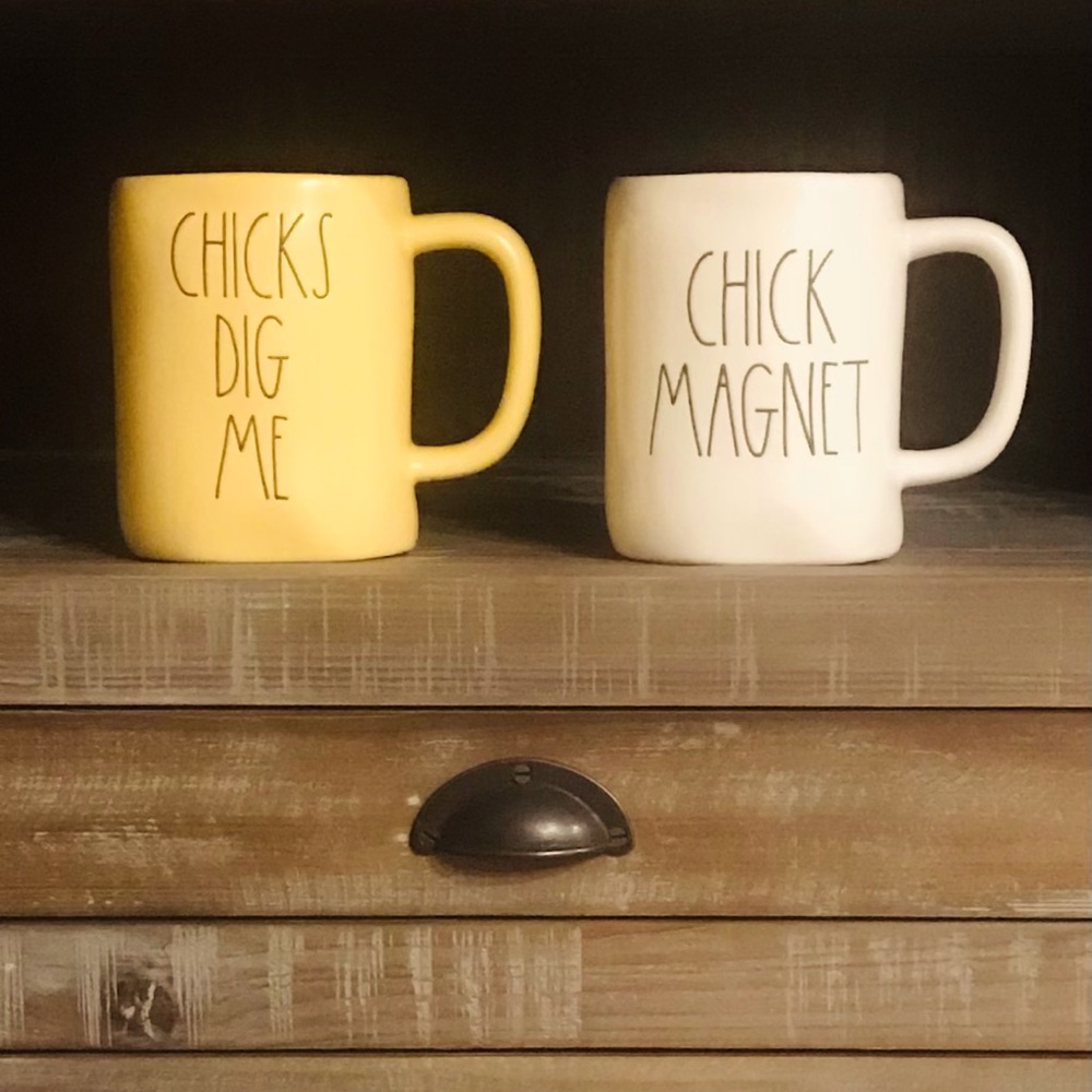 2 piece RAE DUNN Easter Mugs